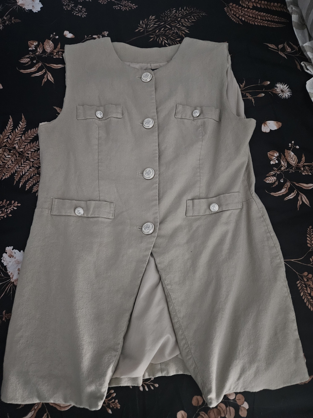 Women’s Sleeveless Button-Front Vest Jacket - Taupe